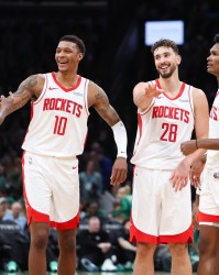 kaiyun.com-杜兰特：每天看到这群年轻人很开心 他们很珍惜今年大展身手机会