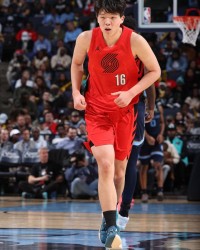 亟需调整~杨瀚森开季13场比赛三分16投仅1中 今天三分2中0